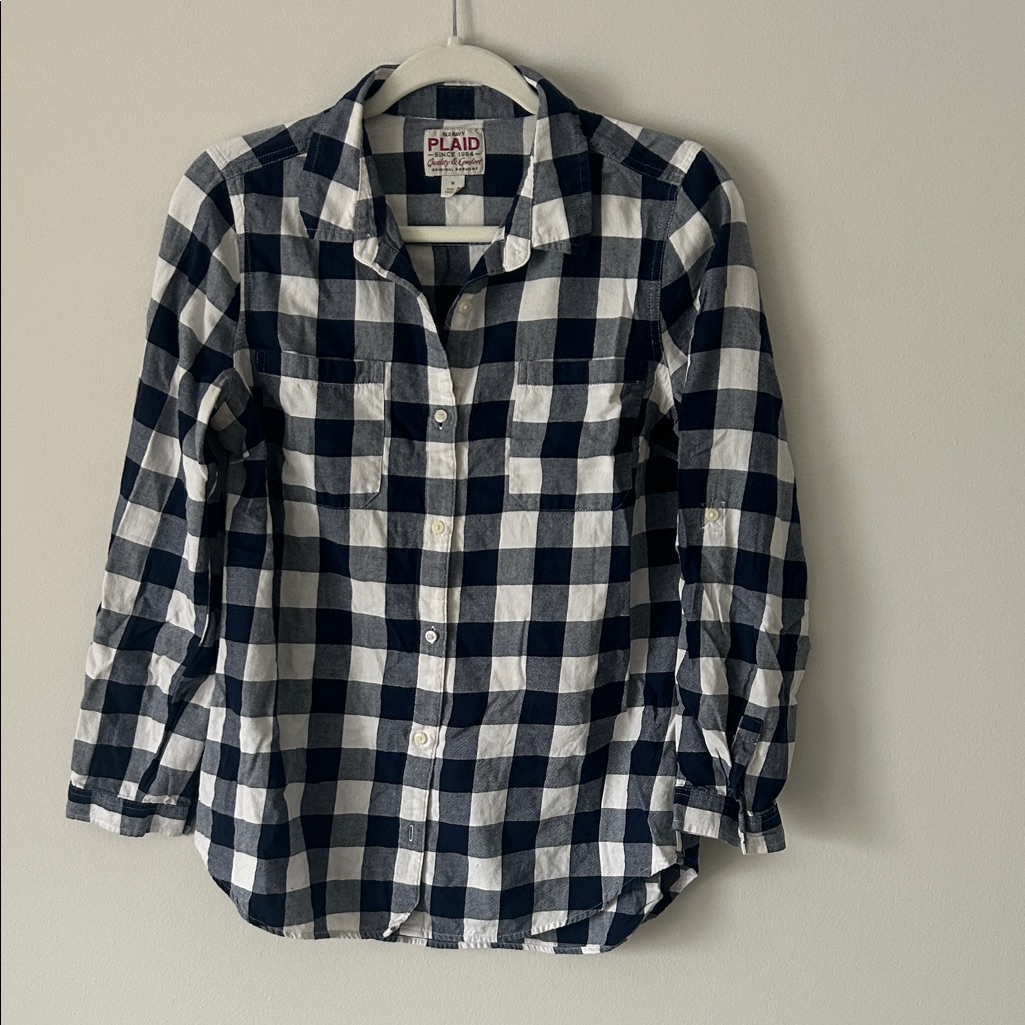 Old Navy Women’s Blue And White Plaid Button Down Shirt